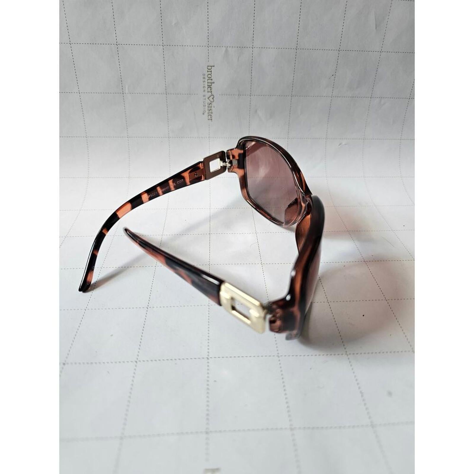 Foster Grant Poppet Polarized Tortoiseshell Sunglasses