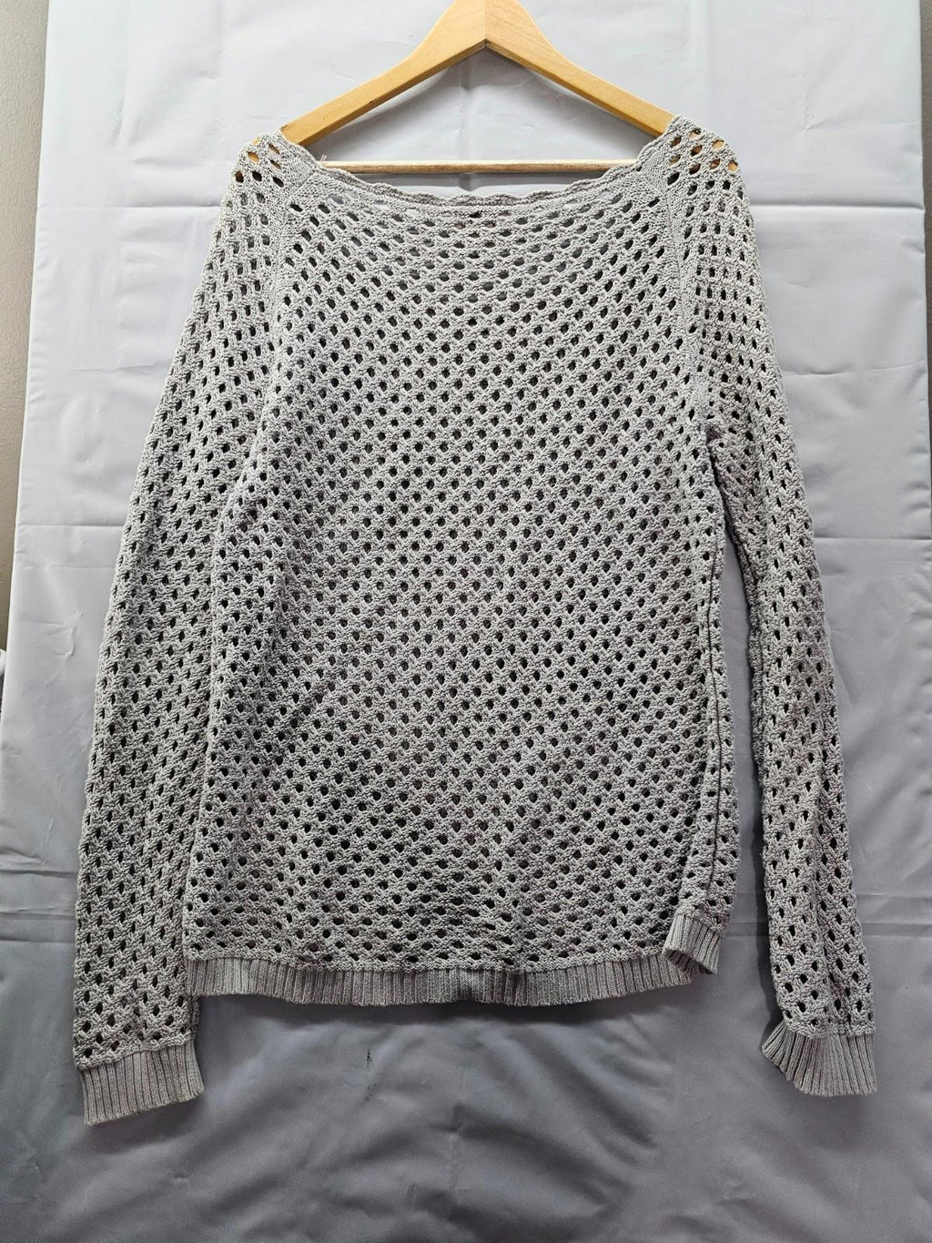 LOFT Gray Open Knit Sweater Women's Medium Scoop Neck Long Sleeve Pullover