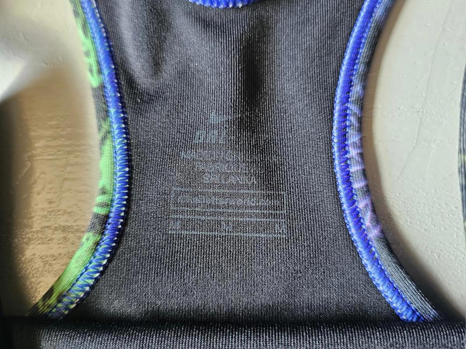 Nike Dri-FIT Sports Bra – Leaf Print Racerback – Multicolor Size M