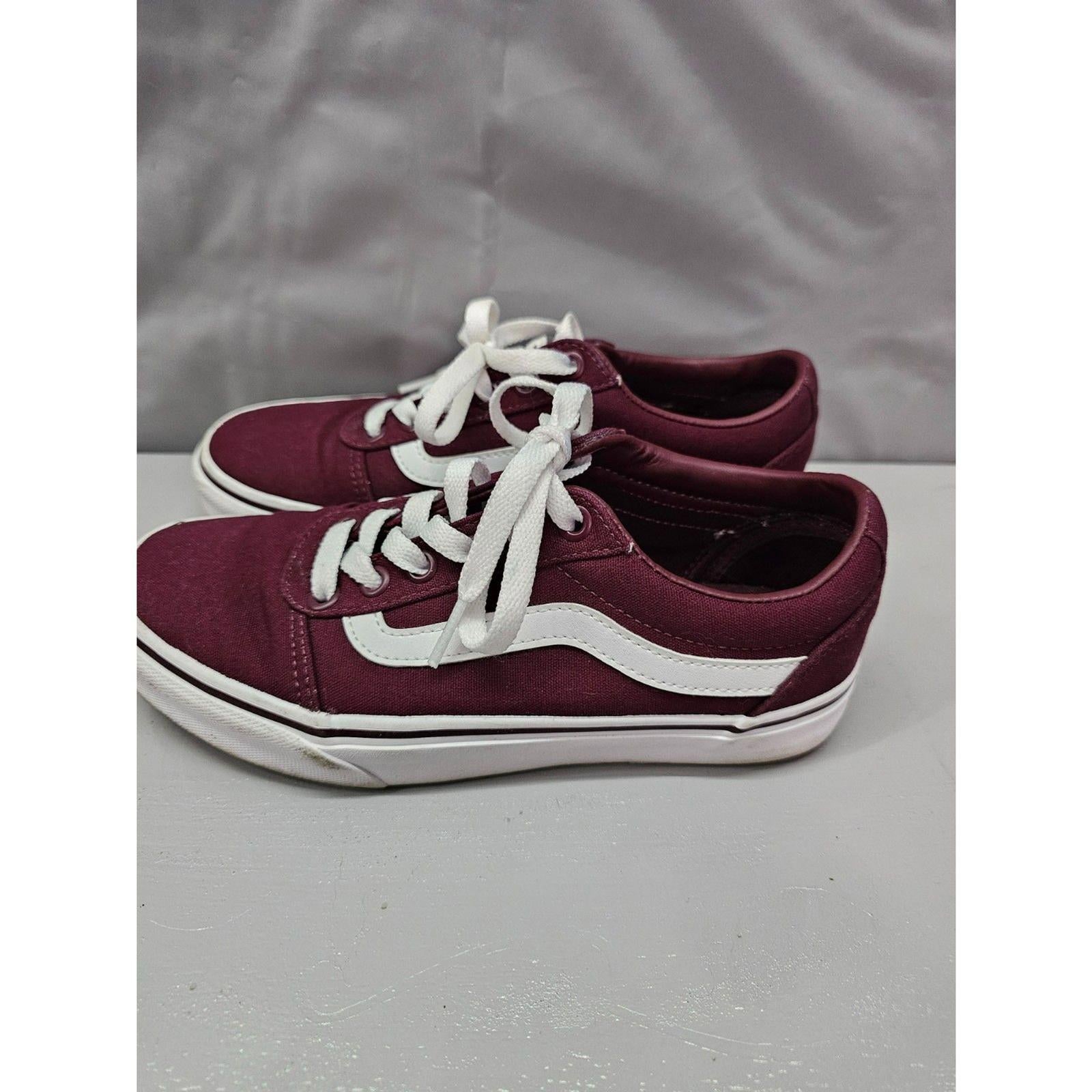 Vans Old Skool Burgundy Canvas Sneakers Women’s 6.5 White Stripe Classic Shoes