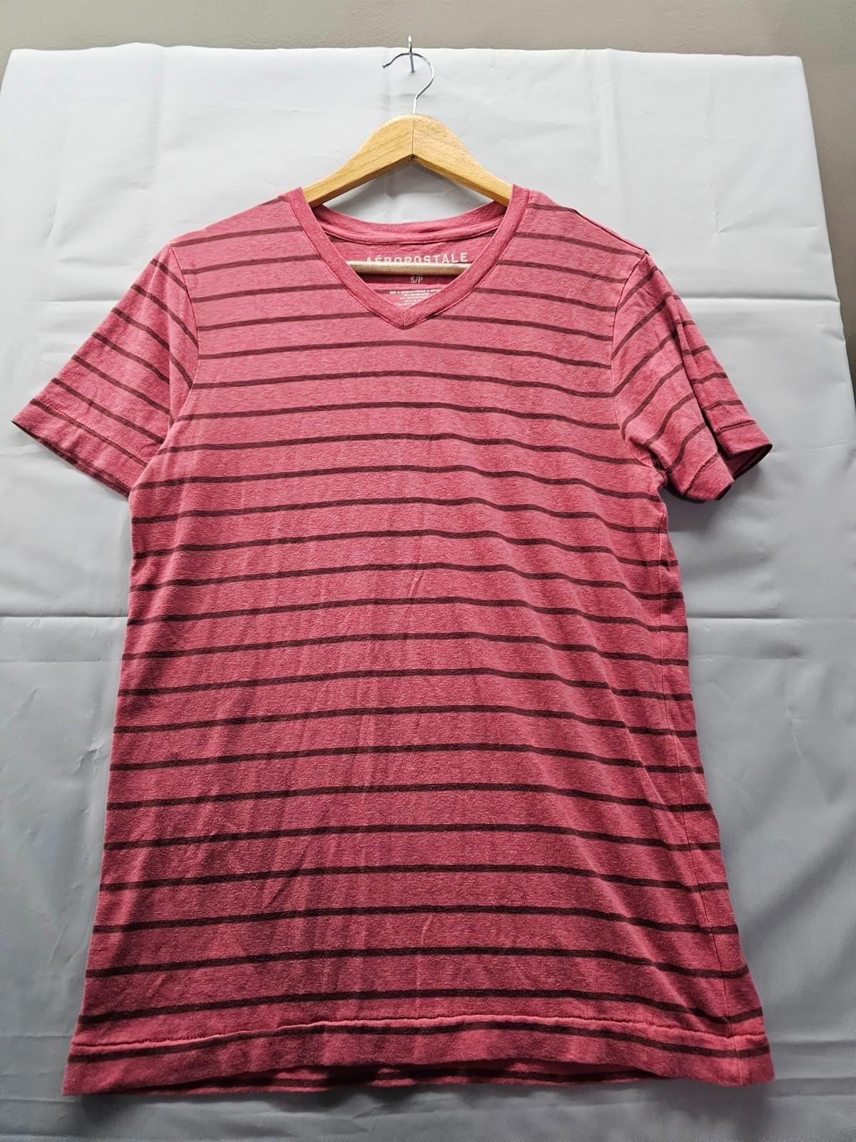 Aéropostale Men’s Red Black Striped V-Neck T-Shirt Size Small Cotton Blend