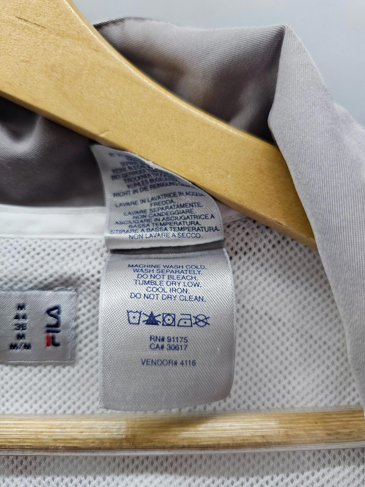 FILA Men’s White Windbreaker Jacket Size Medium Zip Pockets, Mesh Lining