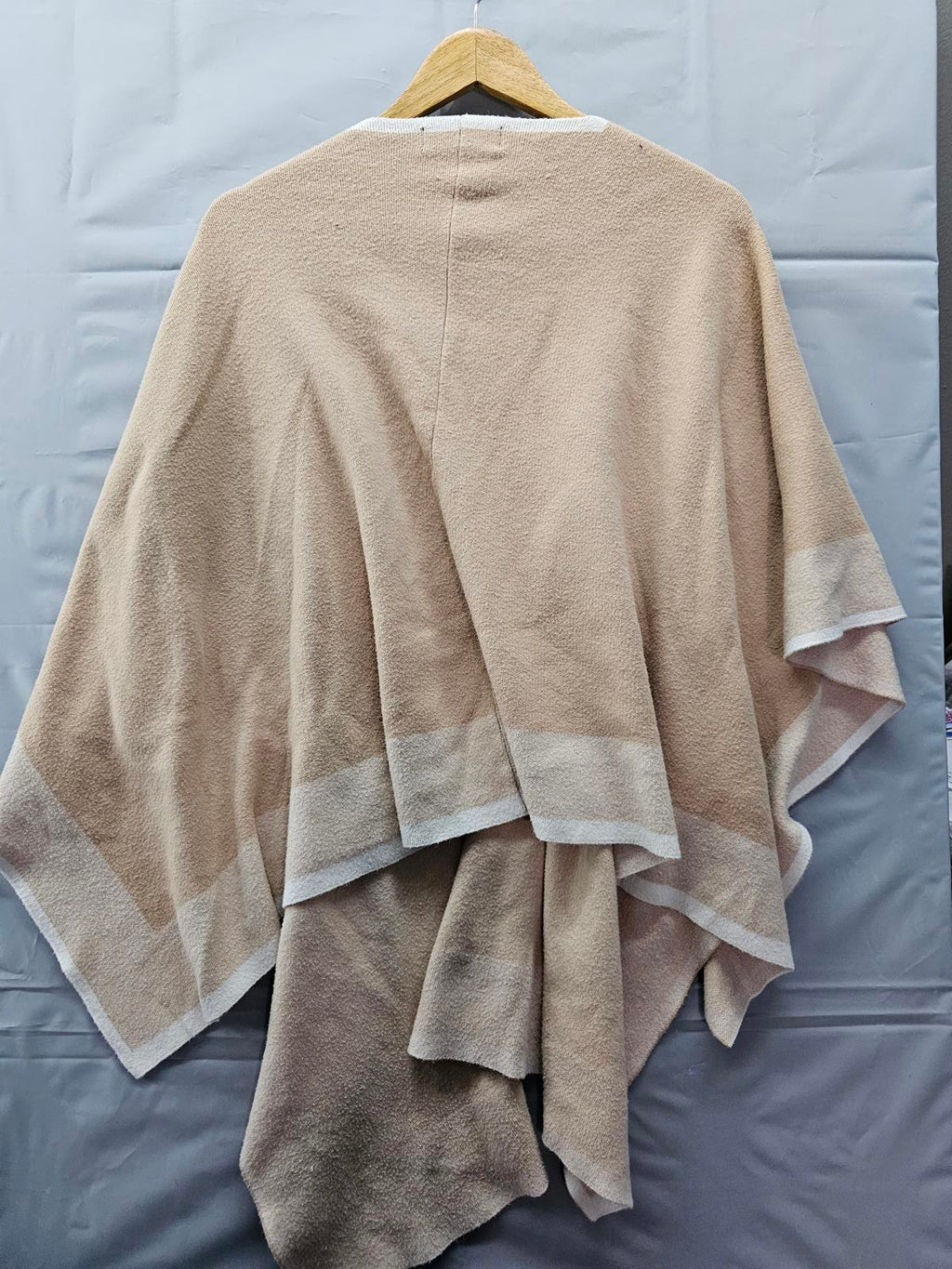 AKIRA “Rene” Tan & Cream Open Front Poncho Wrap One Size