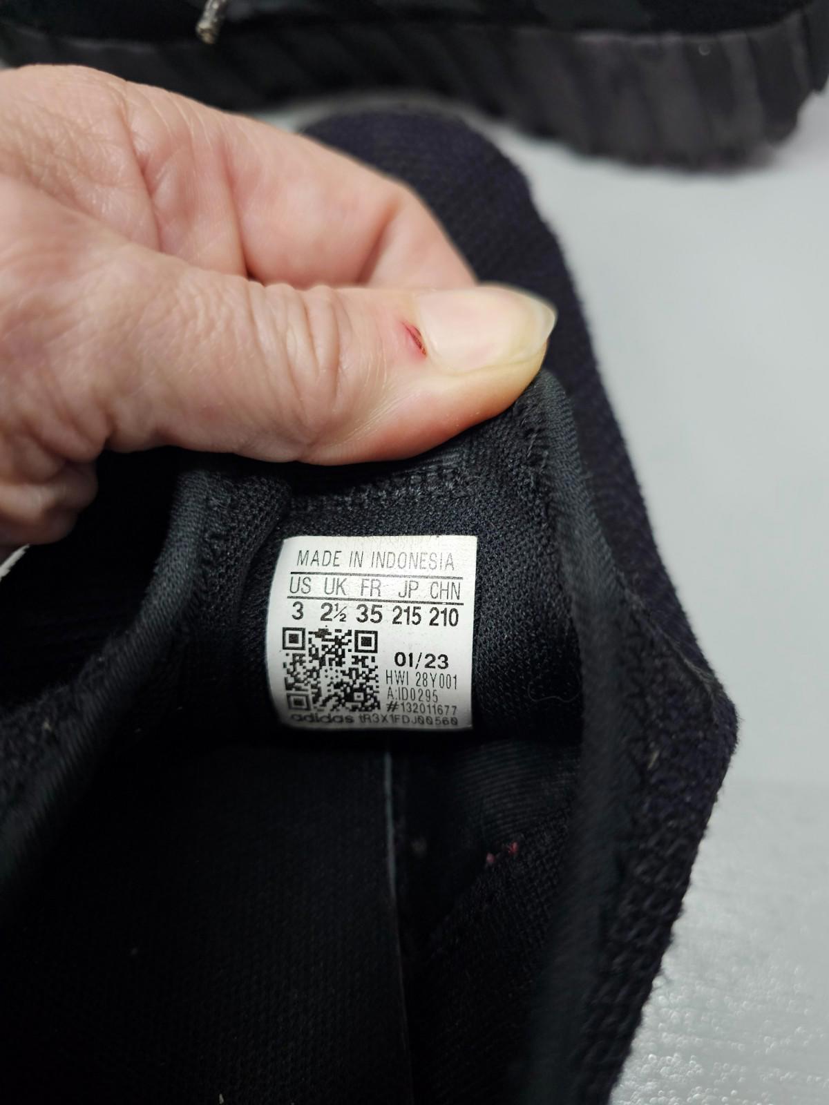 Adidas Women’s Sneakers Black Knit Running Shoes Size 3 Youth / Women’s 4.5