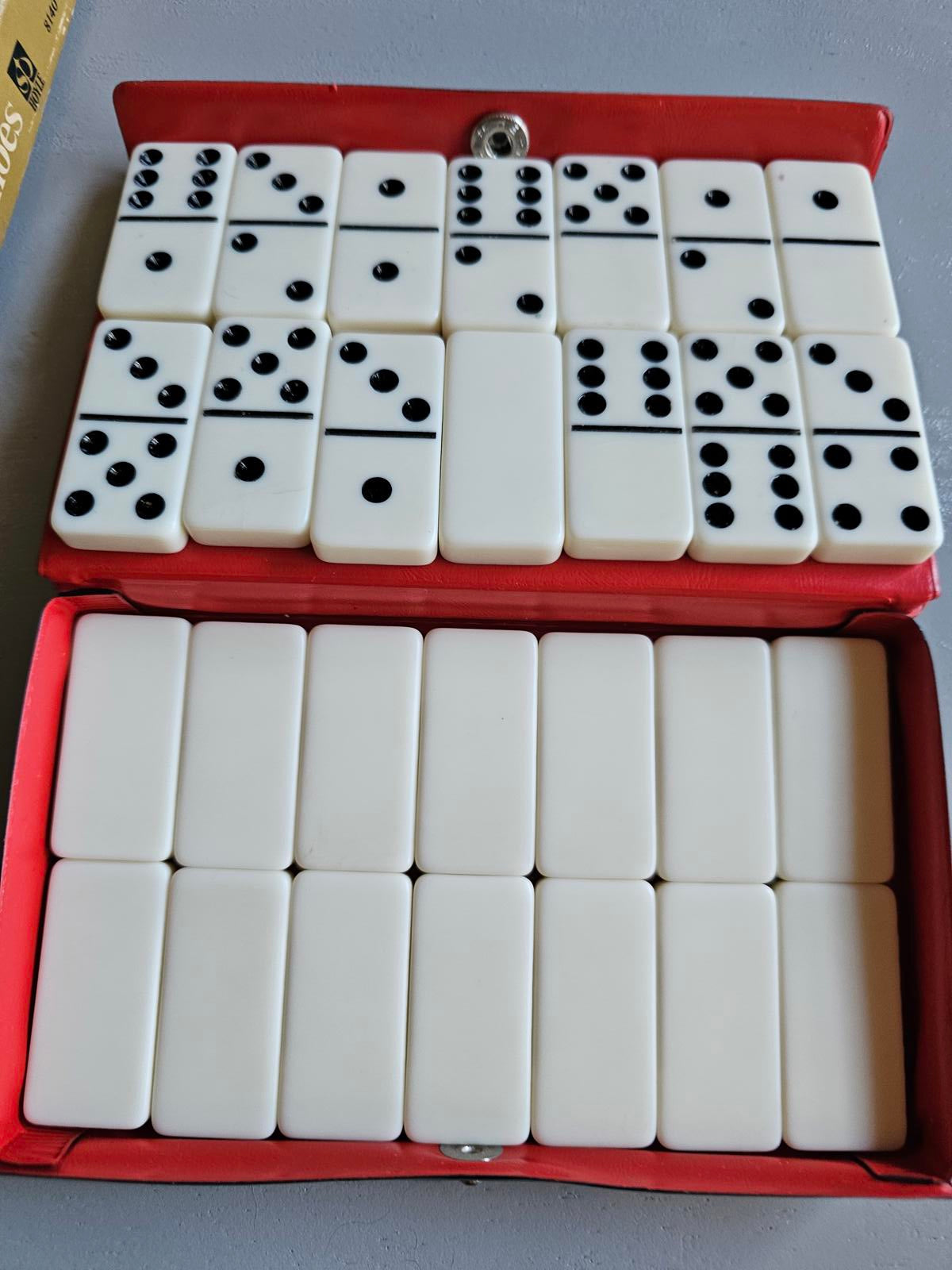 Vintage Hoyle Double Six Dominoes Set