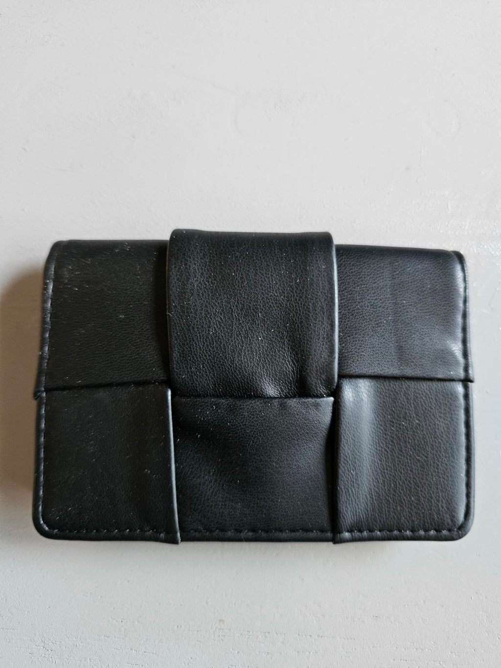 Sleek Black Leather Card Holder – Because Your Cards Deserve a Cozy Home