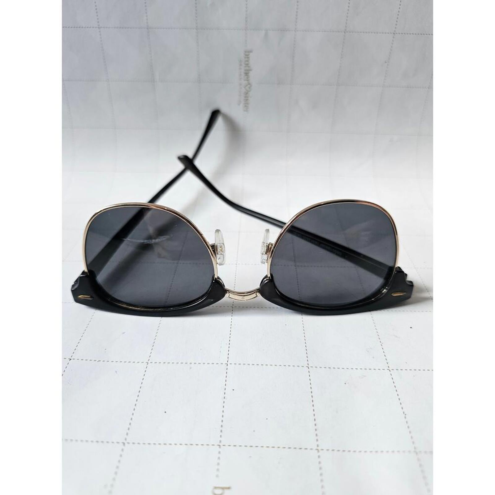 Silver Aviator Polarized Sunglasses Stylish Modern Unisex