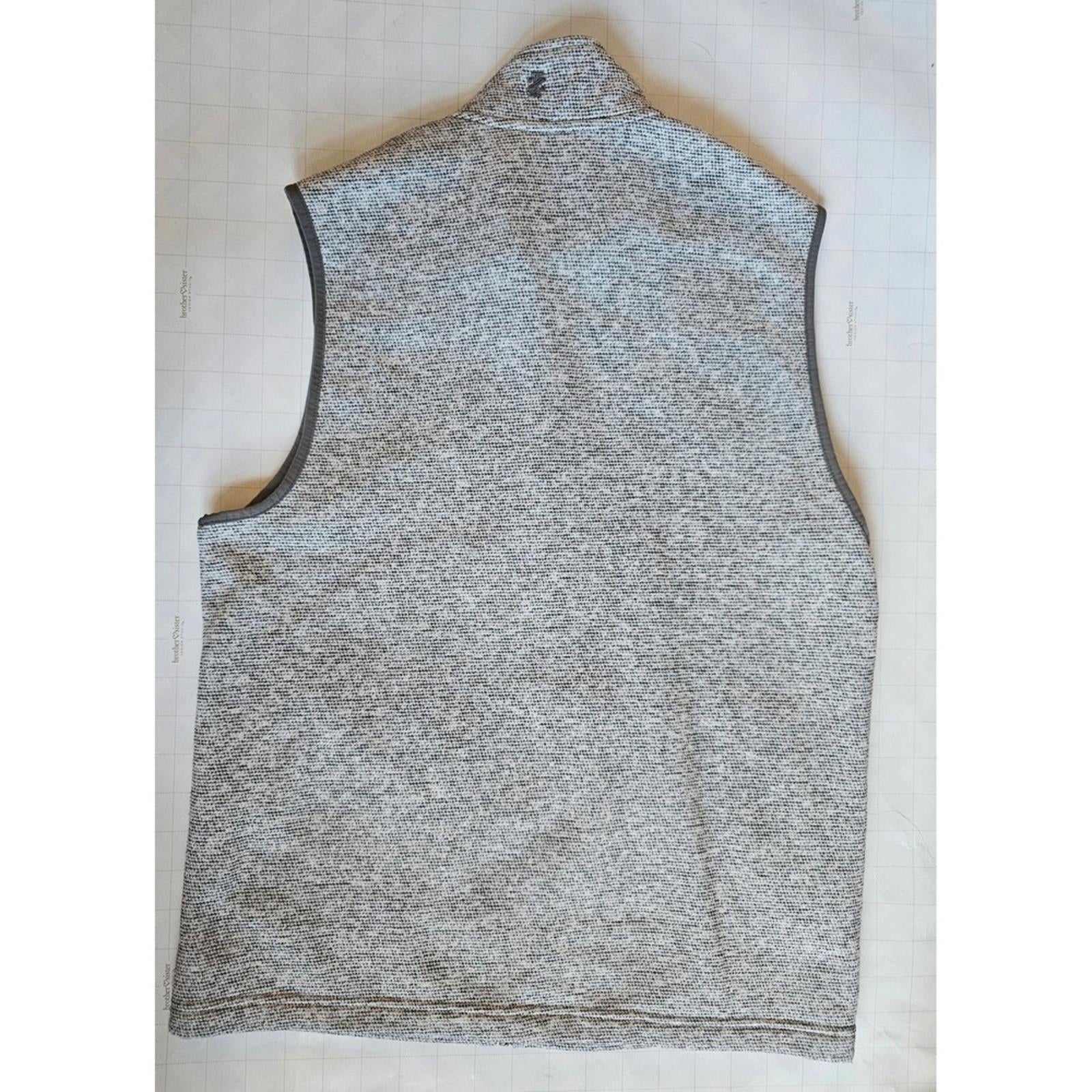 IZOD Mens Gray Vest Zip Up Cozy Layering Essential