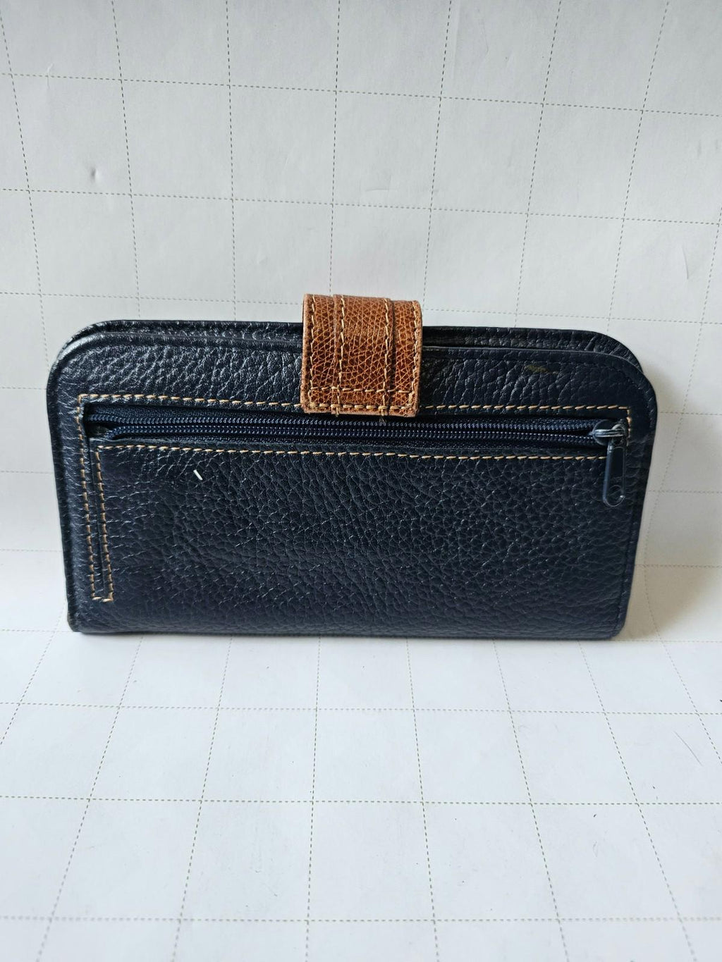 Stone Mountain Women's Black Leather Wallet - Classy & Sassy!