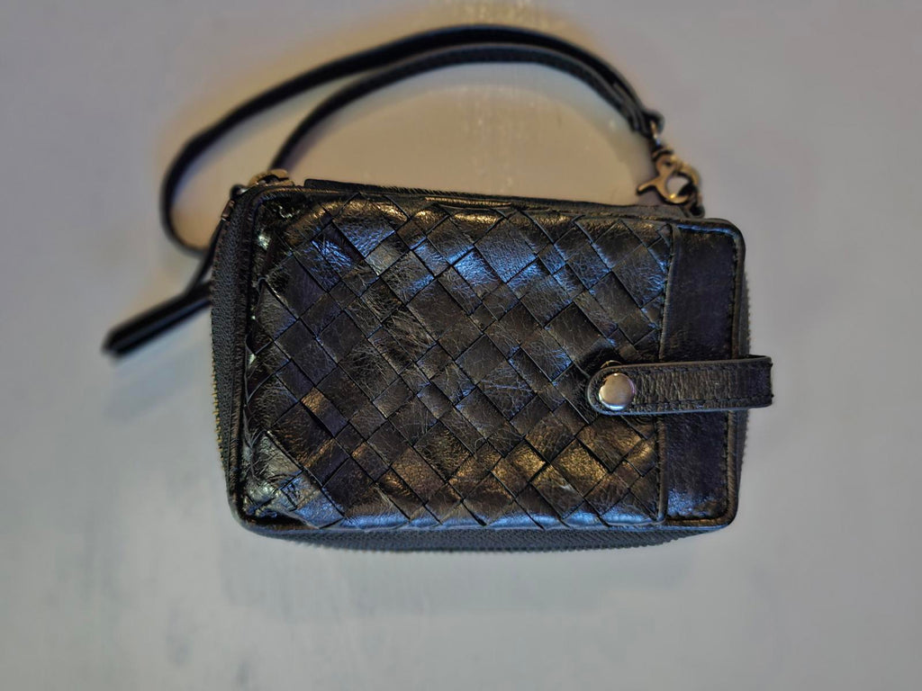 Sassy Black Elliott Lucca Wristlet Clutch Get Your Essentials Together