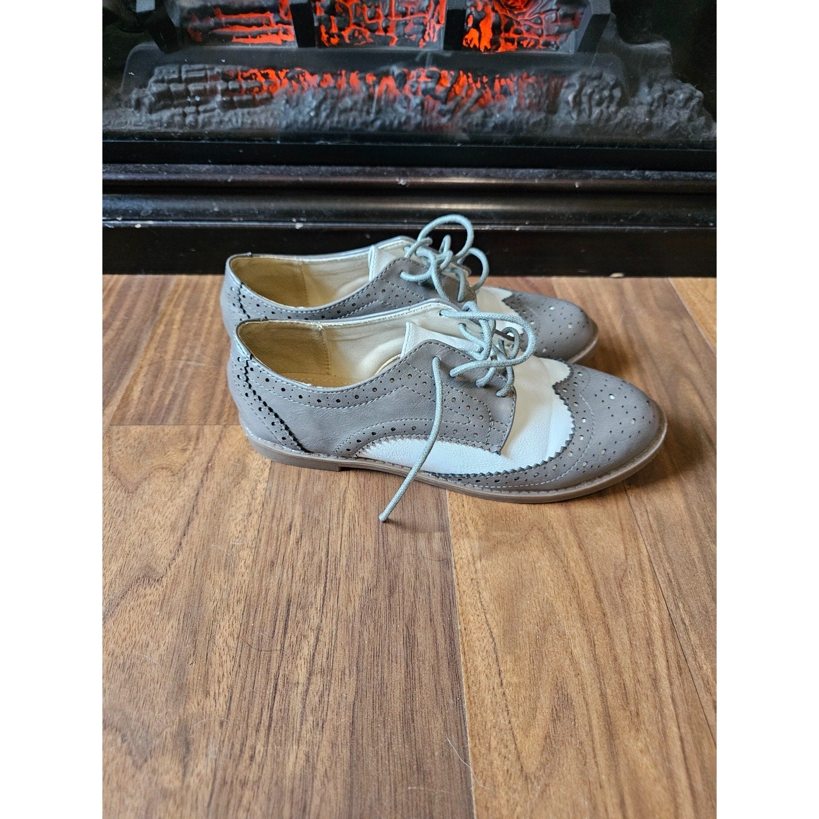 Ollio Gray White Saddle Oxford Wingtip Shoes Size 6 – Vintage Style NEW