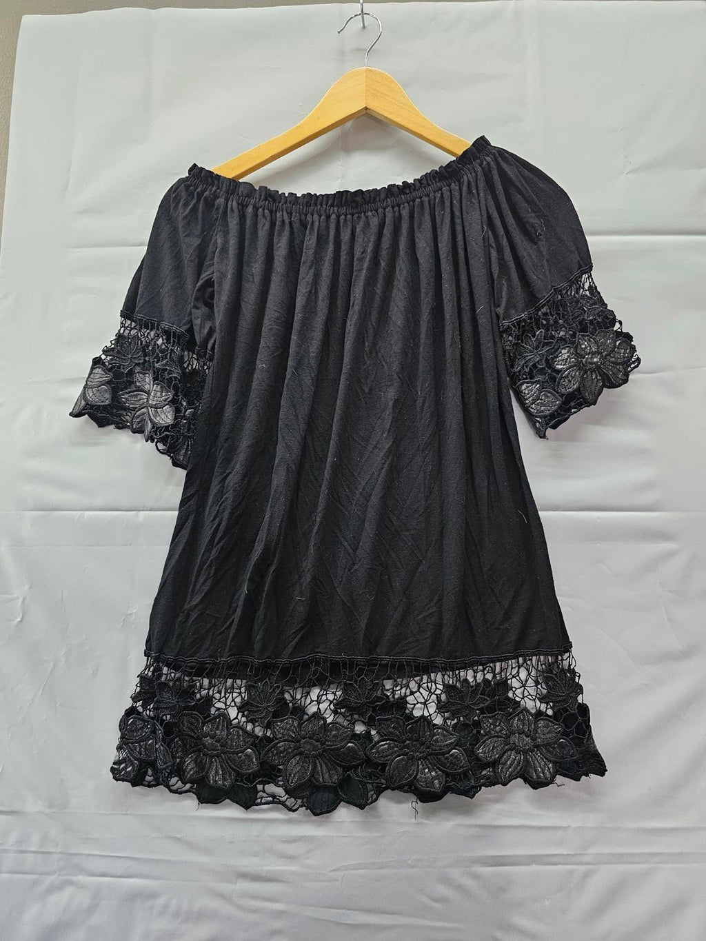 Arden B. Black Off-the-Shoulder Dress with Lace Trim Women’s Small Made in USA