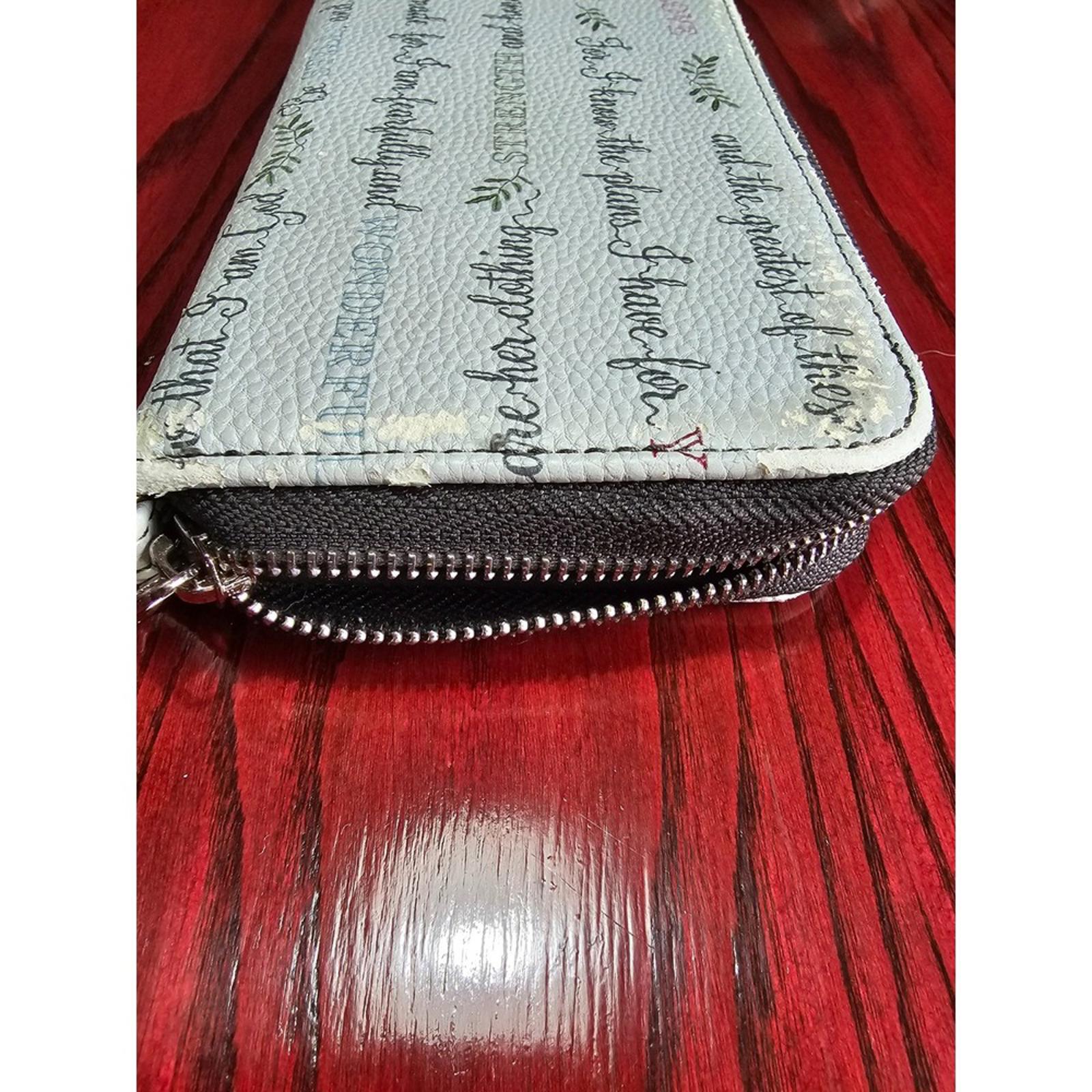 The Unbranded Brand Women's Wallet - Strength & Honour Edition