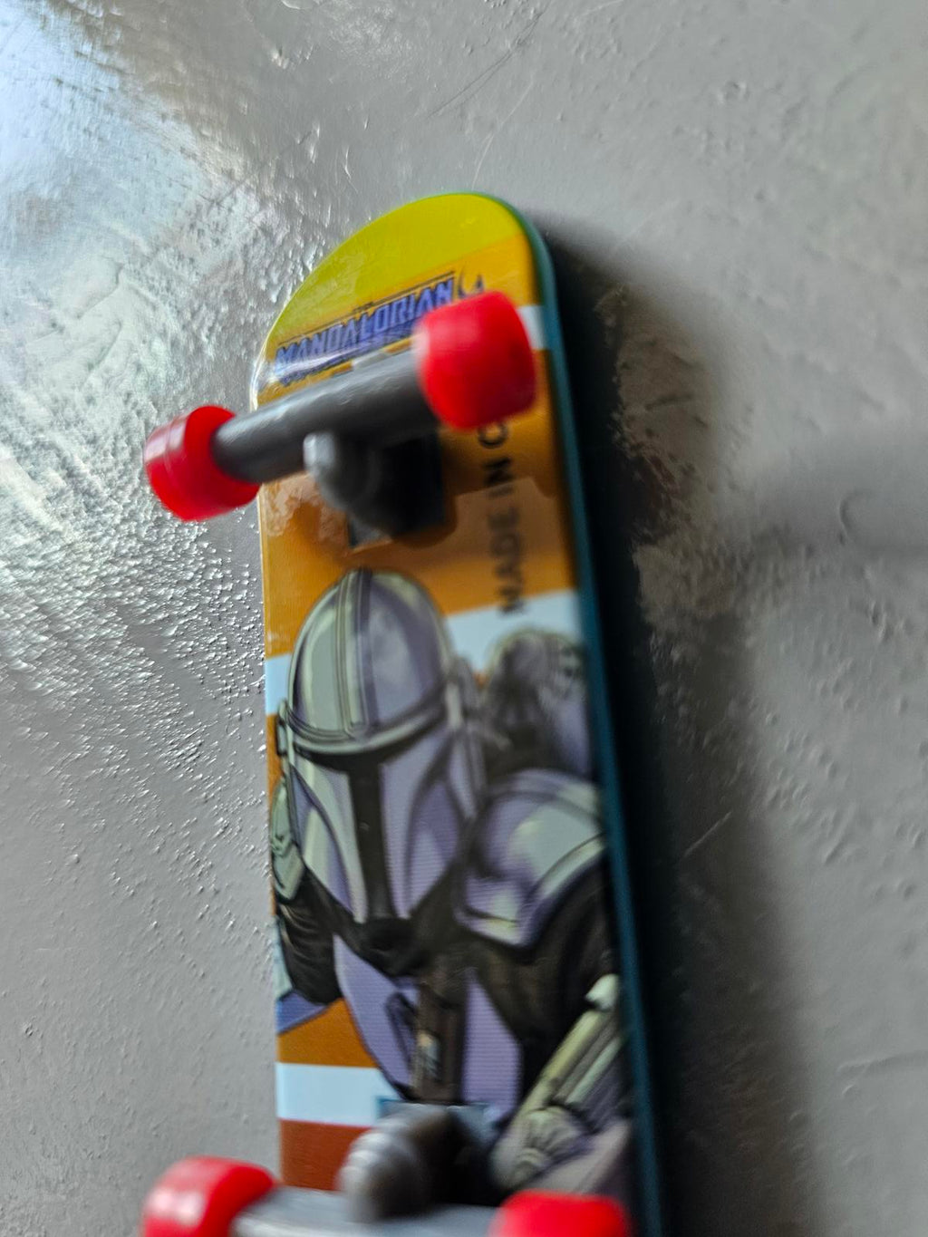 Star Wars The Mandalorian Mini Finger Skateboard Toy – Blue Deck with Red Wheels